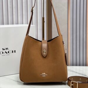 Coach Hadley Convertible Crossbody Bag CW004